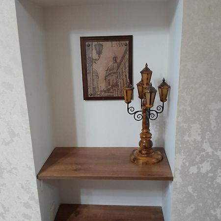 Apartments Near Rynok Square إلفيف الغرفة الصورة