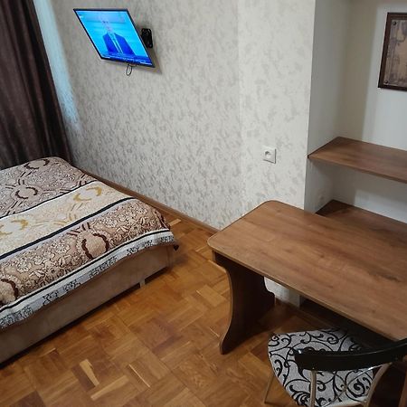 Apartments Near Rynok Square إلفيف الغرفة الصورة